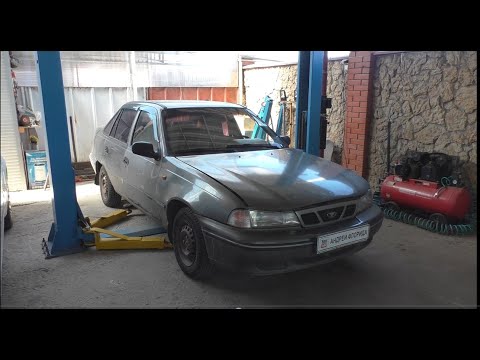 Видео: Замена картриджа передней стойки и подшипника ступицы  на Daewoo Nexia 1,5 Дэу Нексия 2003 1часть