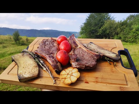 Видео: ВКУСНЕЙШИЕ СТЕЙКИ ТОМАГАВК, ЧУГУННЫЙ САДЖ И КРАСИВАЯ ПРИРОДА! ENG SUB
