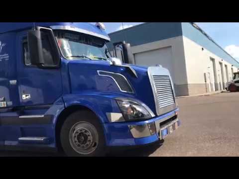 Видео: Дальнобой USA/Замена масла в мостах VOLVO VNL780...