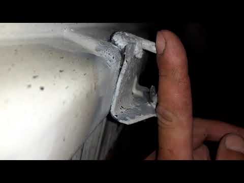 Видео: лечим замок капота нивы