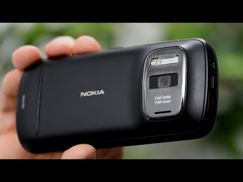 Видео: Nokia 808 PureView. Первый с 41-Мп камерой из 2012 года