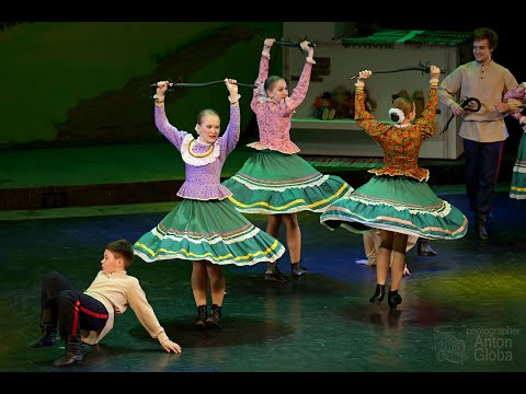 Видео: FOLK БЕЗ ГРАНИЦ, Ансамбль Мечта, Мал, да удал! FOLK WITHOUT BORDERS, Small but perfectly formed