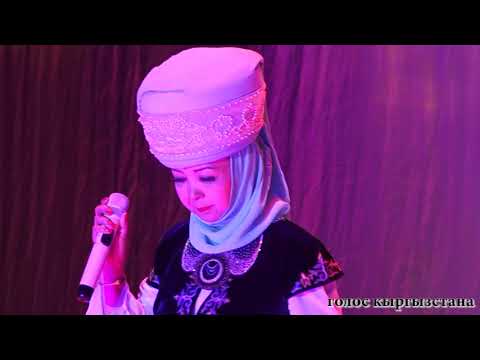 Видео: Саламат Садыкова президенттин алдында укмуш ырдады коргуло