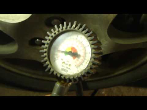 Видео: Как правильно подкачать колёса на легковом автомобиле!To pump up the wheels on the car