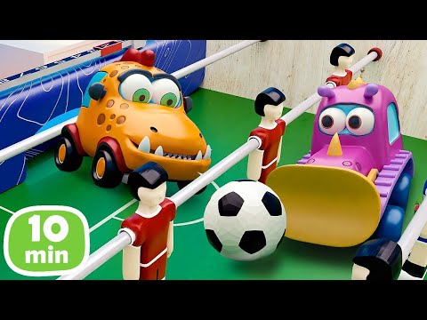 Видео: Машинки Мокас играют в НАСТОЛЬНЫЙ ФУТБОЛ! ⚽ Веселый мультфильм для мальчиков