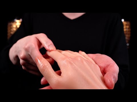 Видео: [ASMR] Давайте позаботимся об уставших руках и увлажним их перед началом макияжа (Без разговоров)