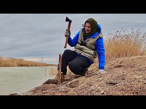Видео: Я ВСЕ-РАВНО ЕГО ПОЙМАЮ!!! Рыбалка В НЕПОГОДУ с ночевкой на НАЛИМА. Печь пошехонка.
