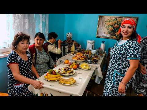 Видео: Как живут КАЗАХИ НА ГРАНИЦЕ! Готовим БЕШБАРМАК или ХИНГАЛ? Баурсаки, Блины! Деревенская ЖИЗНЬ