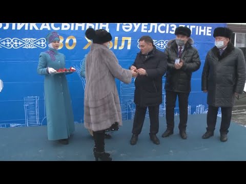 Видео: Ключи от новых квартир получили медики в Атбасарском районе