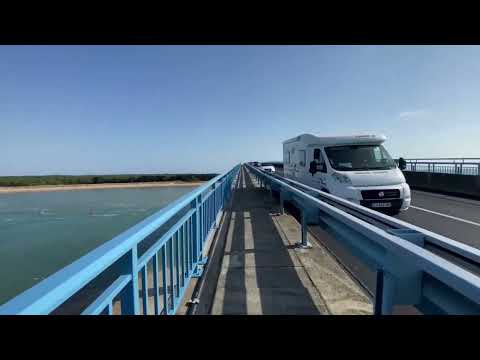 Видео: Мост на остров Ниормутье.