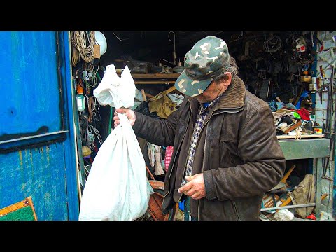 Видео: БАТЯ КУПИЛ ХОРОШИЙ МОПЕД от первого владельца! Ещё и получил в нагрузку ЦЕЛЫЙ МЕШОК НОВЫХ ЗАПЧАСТЕЙ😊