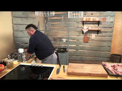 Видео: Гусь с фруктами и вишневым соусом