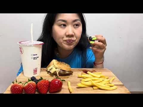 Видео: Гамбургер 🍔 |LOTTERIA|mukbang|счастье и радость в жизни❤️