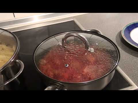 Видео: 256. Жизнь в Германии. Готовим дома. Рецепт. Мясо с макаронами. Германия. Кёльн 31.10.2021