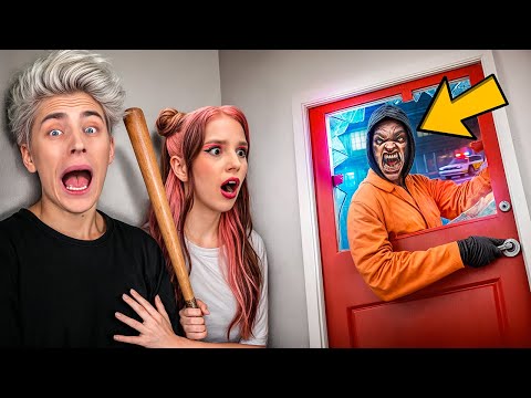 Видео: Кто-то Пробрался к Нам в ДОМ ! * Самая страшная НОЧЬ *