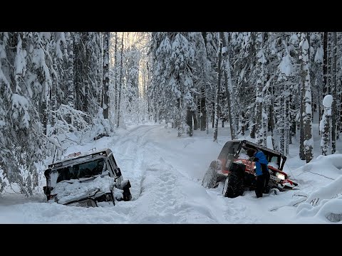 Видео: Как Toyota 70  на зиме едет по снегу) Встретили бывший Wrangler Вадима.