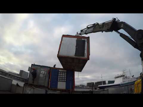 Видео: Кран Манипулятор.Порвали пару бытовок,перевозим стройгородок.