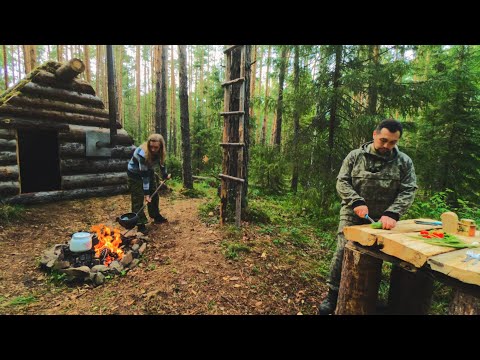 Видео: НОЧУЕМ В ХИЖИНЕ | ХОДИЛИ НА РЕКУ | ТРАПЕЗА ОТШЕЛЬНИКОВ ИЗ ЧУГУНКА