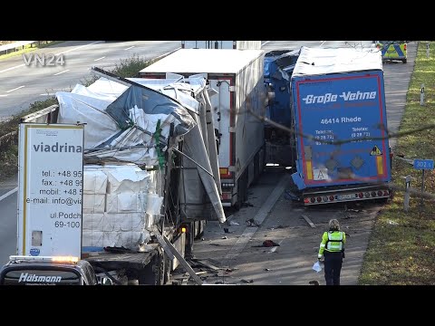 Видео: 23.11.2020 - VN24 - Три грузовика попали в аварию на автостраде А1 возле Ашеберга