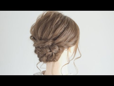 Видео: Простая прическа с косой для девушек и женщин l Прическа для гостей свадьбы
