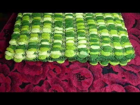 Видео: Вяжем из помпонной пряжи.Плед, вязанный спицами.Pom Pom wool knitting