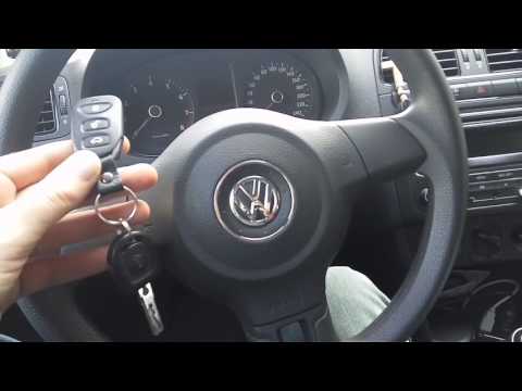Видео: POLO SEDAN - УСТАНОВКА Блока дистанционного управления Центральным замком.