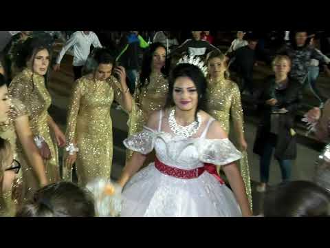 Видео: Салих и Радифе Шольови хвърляне на букета