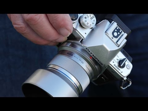 Видео: Обзор и тестирование камеры Olympus E-M10 Mark 2 Micro four Thirds от Дэвида Торпа.