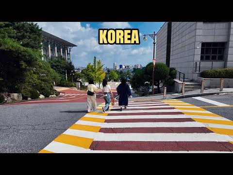 Видео: Вечерняя прогулка: Chongshin & Sungkyunkwan – Тур по кампусу Кореи 4K