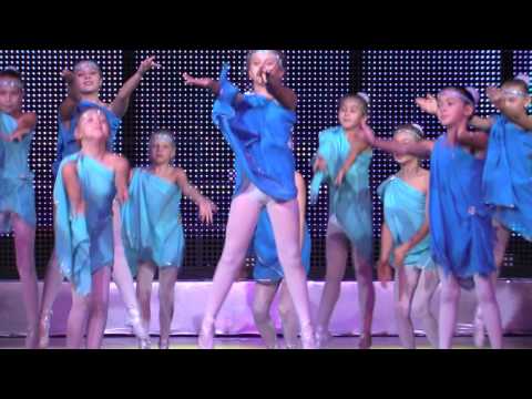 Видео: Под небом голубым