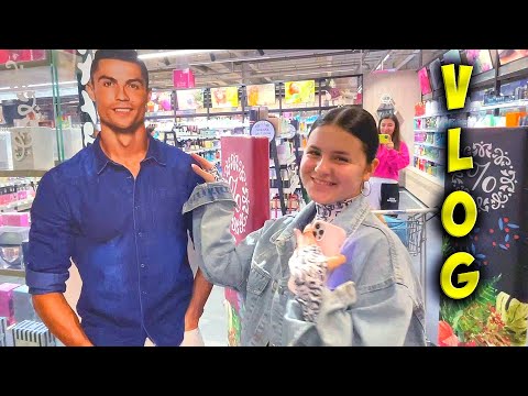 Видео: КОГО ДАША ВСТРЕТИЛА В ЦЕНТРЕ КИЕВА ?? Это ШОК ! Крутая ПРОГУЛКА С ДЖОШЕМ
