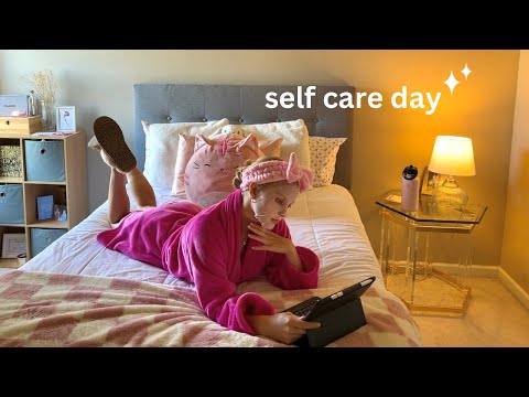 Видео: день ухода за собой дома (окрашивание бровей, маска для лица, маникюр и отдых)