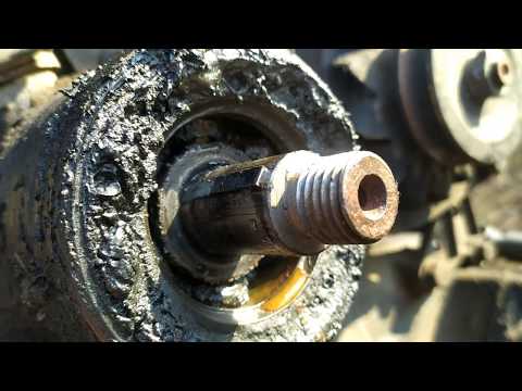 Видео: Замена водяного насоса на тракторе ЮМЗ 6 (ч.2)