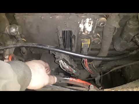 Видео: Не заводится с утра. Как прокачать топливо. мерседес атего.