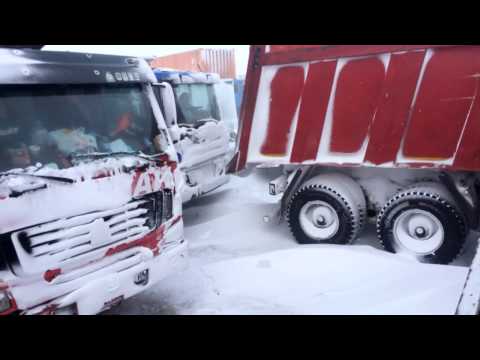 Видео: 2015 , Север , Зимник. ))) (серия 21) Проблемы с выгрузкой.