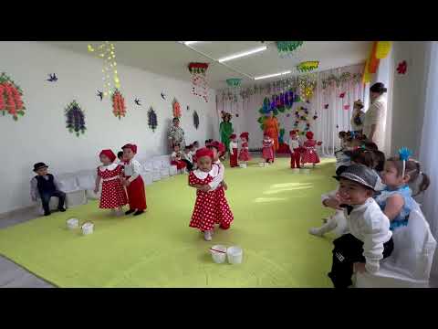 Видео: 8 Наурыз 2025. Балдырған тобының ұлдары мен қыздарының биі “Сұлу қыз”