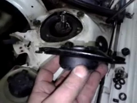Видео: Замена опор на audi 100 c3 44
