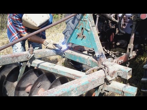 Видео: Сделай сам ☆ ТОЧИМ диски ☆ РЕМОНТ лущильника в полевых условиях