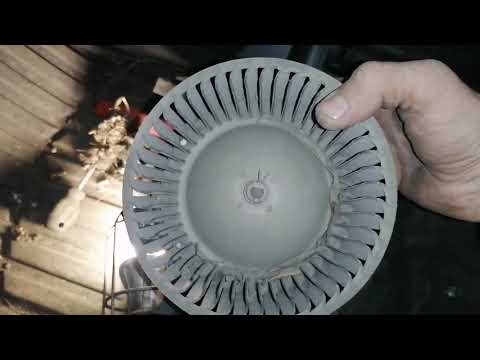 Видео: Mazda Familia печка дует холодом...