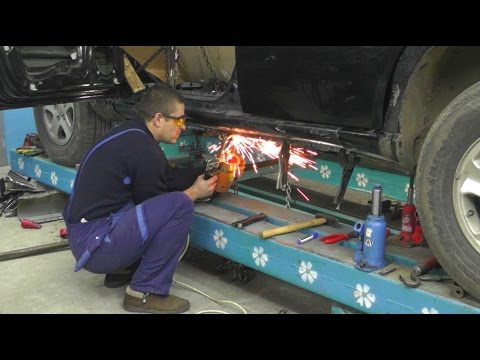 Видео: SsangYong Rexton. Приварка порога, средней стойки.