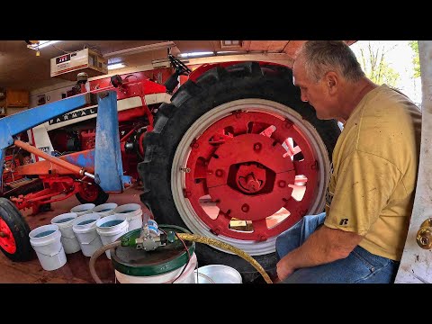 Видео: Приключения в магазине Farmall 504 начинаются + Ферма с животными