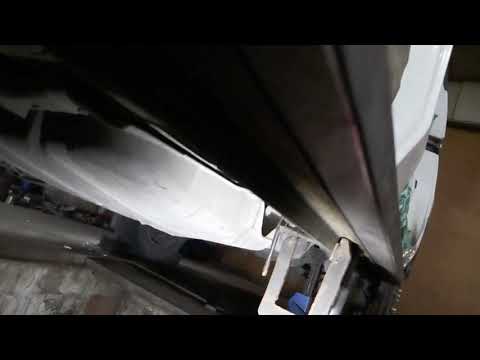 Видео: Пороги из проф.трубы на Ниссан Серена.