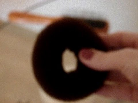 Видео: Пучок-гулька c ПОНЧИКОМ, видео-урок. Детские причёски.