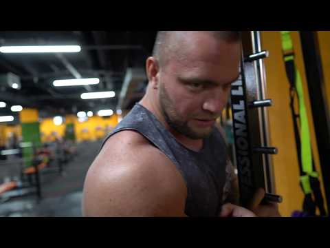 Видео: Рвать жилы и поднимать вес абы как, лишь бы поднять - это не бодибилдинг.