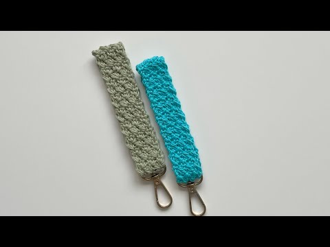 Видео: Вязание крючком - Брелок-шнурок / Брелок-шнурок - Очень простой узор