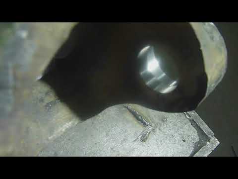 Видео: Ремонт шкворневых отверстий моста экскаватора-погрузчика Вольво