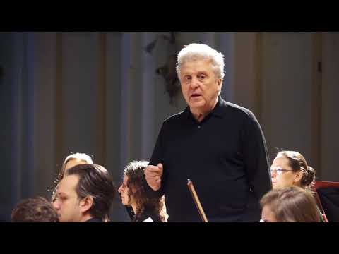 Видео: Мастер-класс Василия Синайского. Фрагмент. Дирижирует Даяна Гофман