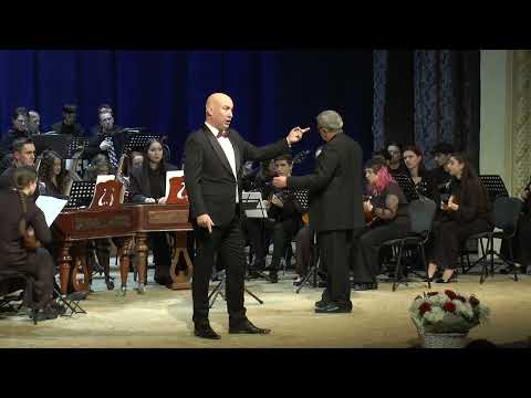 Видео: Дмитрий Агеев. "Над горою місяць повен"