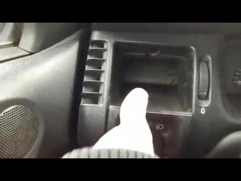 Видео: Снятие приборной панели Opel vectra B