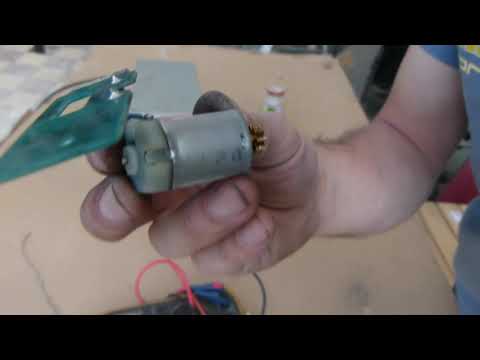 Видео: Ремонт электропривода лючка топливного бака opel vectra B